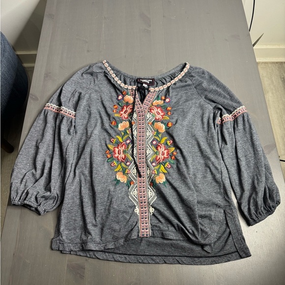 Johnny Was Gray Floral Embroidered Blouse - Picture 4 of 8